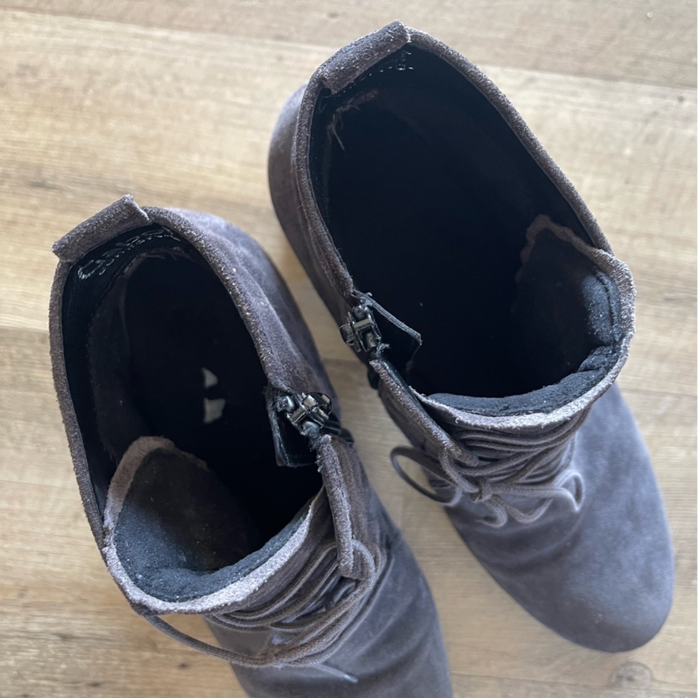 Gabor | Lace-Up Heeled Zip Boots - Picture 7 of 12